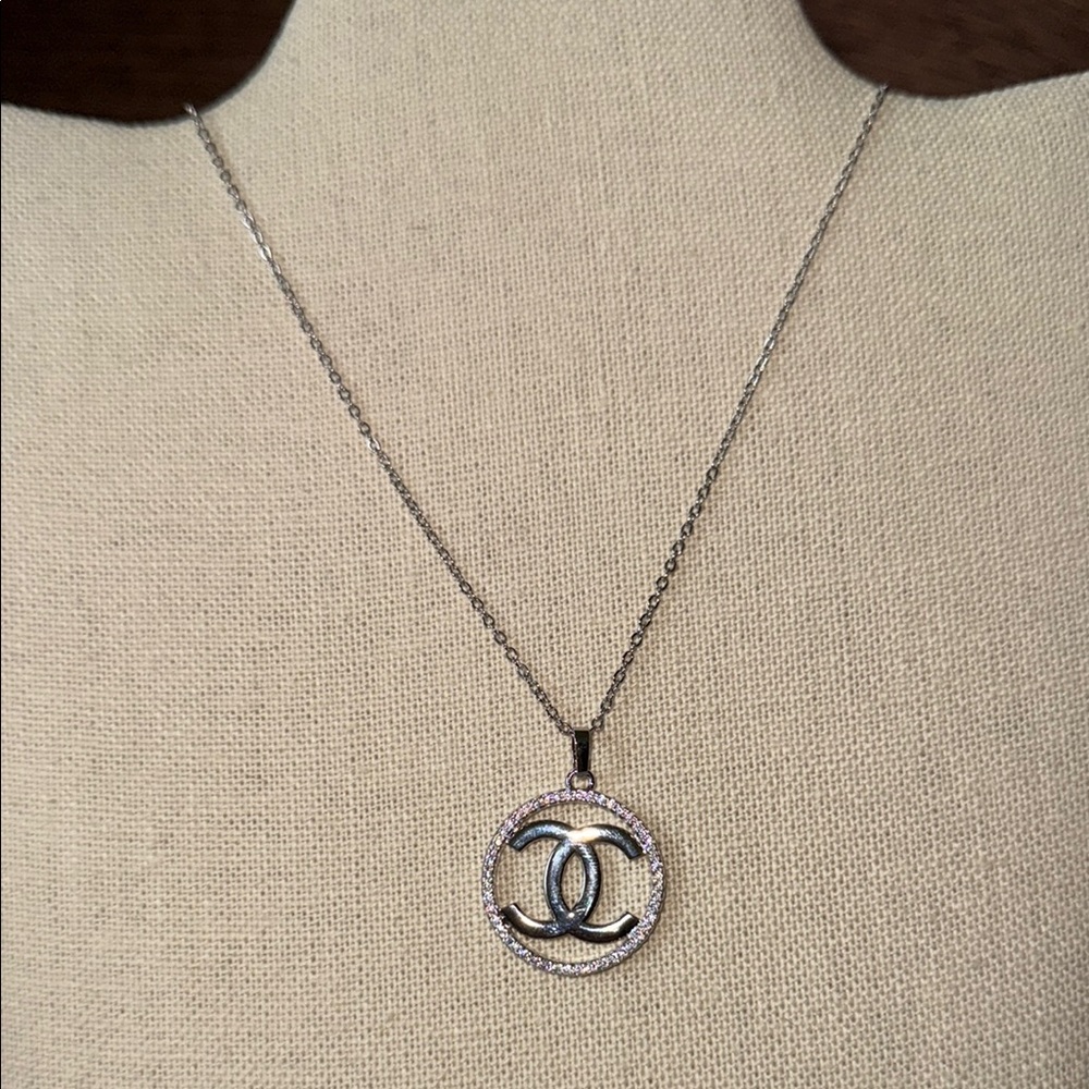 Fashion designer Silver and White  Necklace